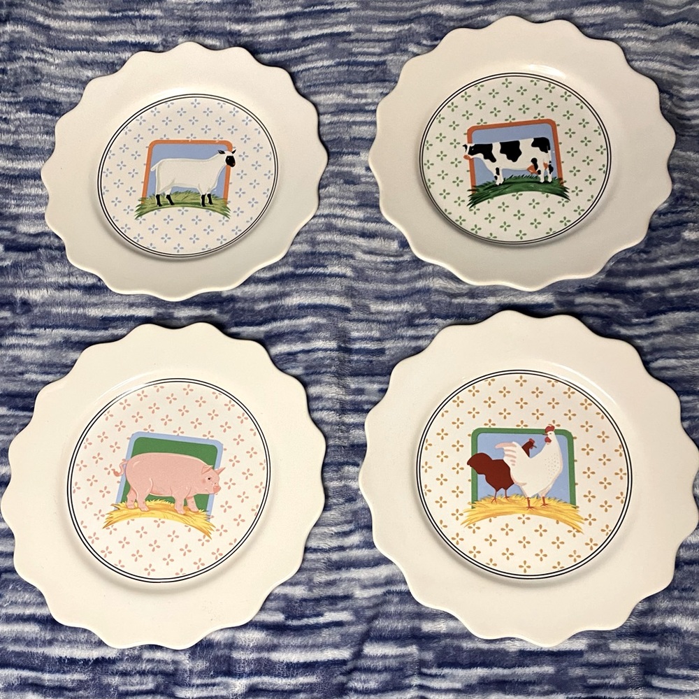 Set of 4 1981 Vandor Country Scalloped Plates w/ Cow, Sheep, Chicken, and Pig